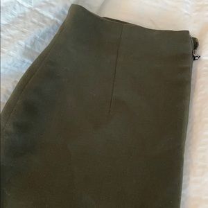 Tahari hunter green pencil skirt